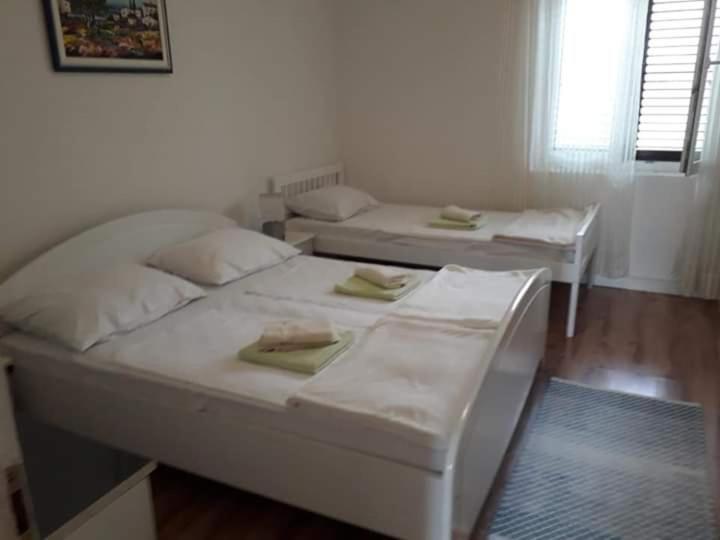 Apartments Verica Паг Экстерьер фото