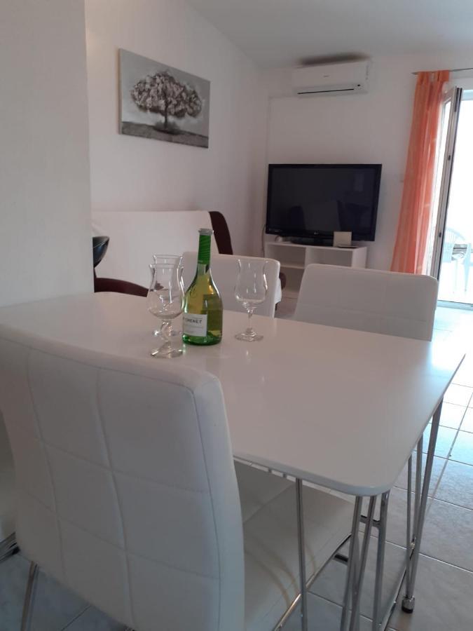 Apartments Verica Паг Экстерьер фото