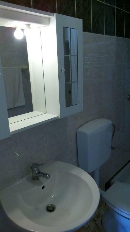 Apartments Verica Паг Экстерьер фото