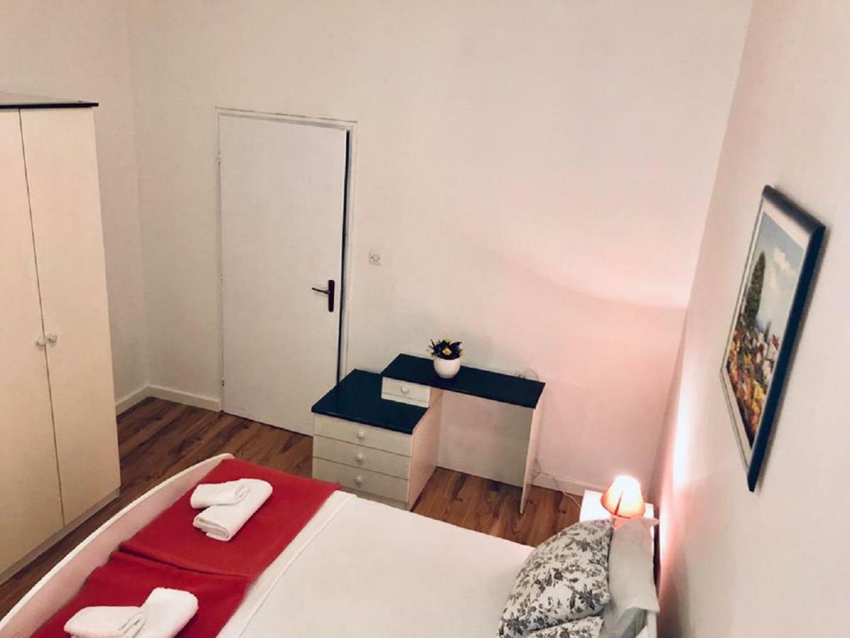 Apartments Verica Паг Экстерьер фото